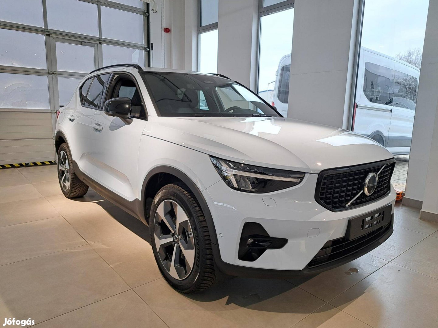 Volvo XC40 2.0 [B3] Mhev Essential DCT Egyedi B...